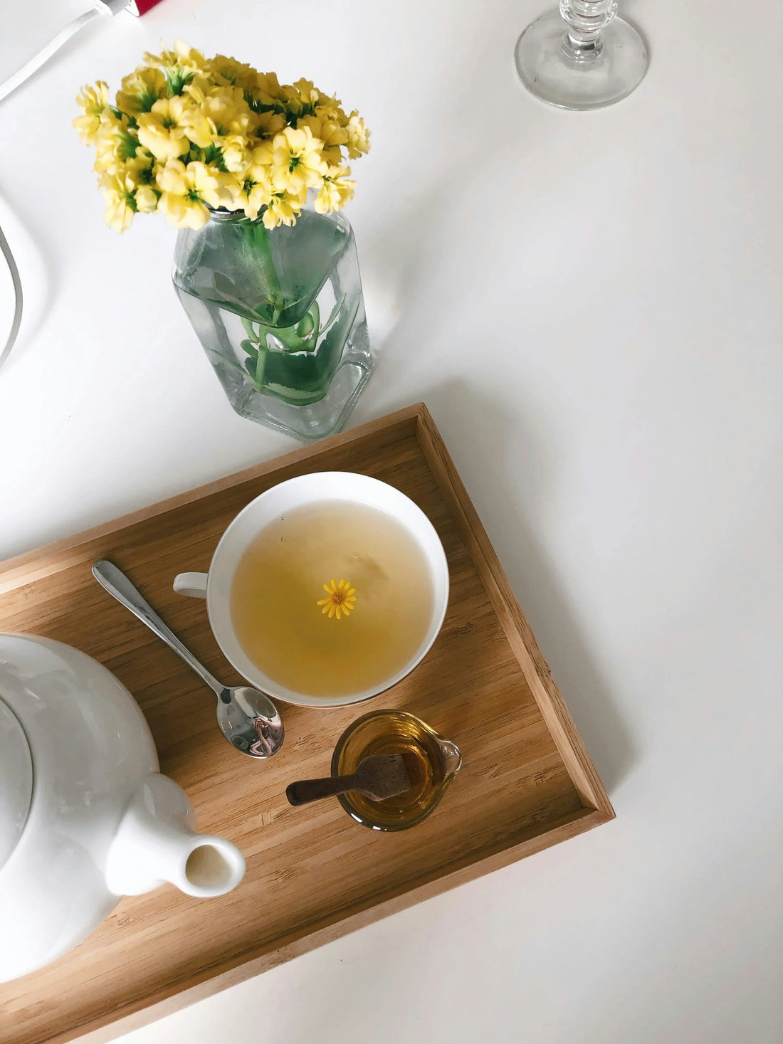 Lluvia x Feridora- Sip & Sleep: The Soothing Power of Nighttime Teas
